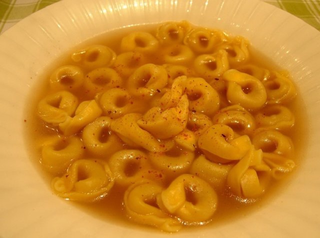 Tortellini in brodo - Resepti 